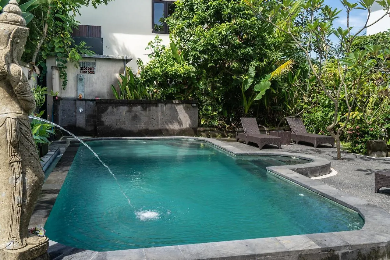 Gasthuis Adi Santia Bungalows Ubud