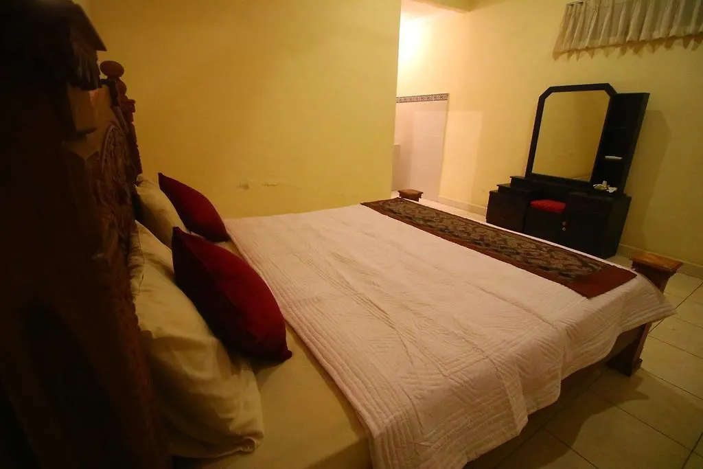Gasthuis Adi Santia Bungalows Ubud